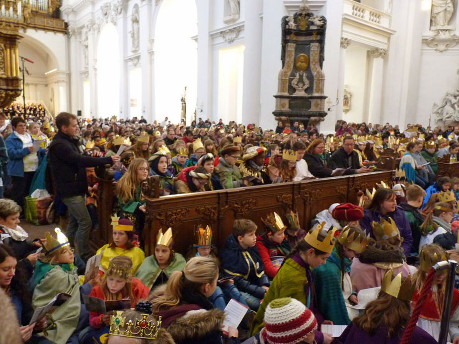 Bundesweite Eröffnung der Sternsingeraktion in Fulda (Foto: Karl-Franz Thiede)